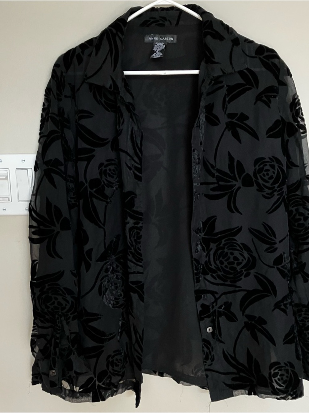 Anne Carson Black Floral Burnout Button-Down Blouse Flocking romantic ethereal